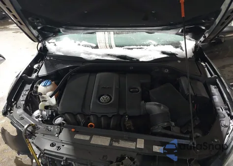 2013 Volkswagen Passat 2.5L Sel Premium z USA, uszkodzony, nr VIN 1VWCP7A38DC069045